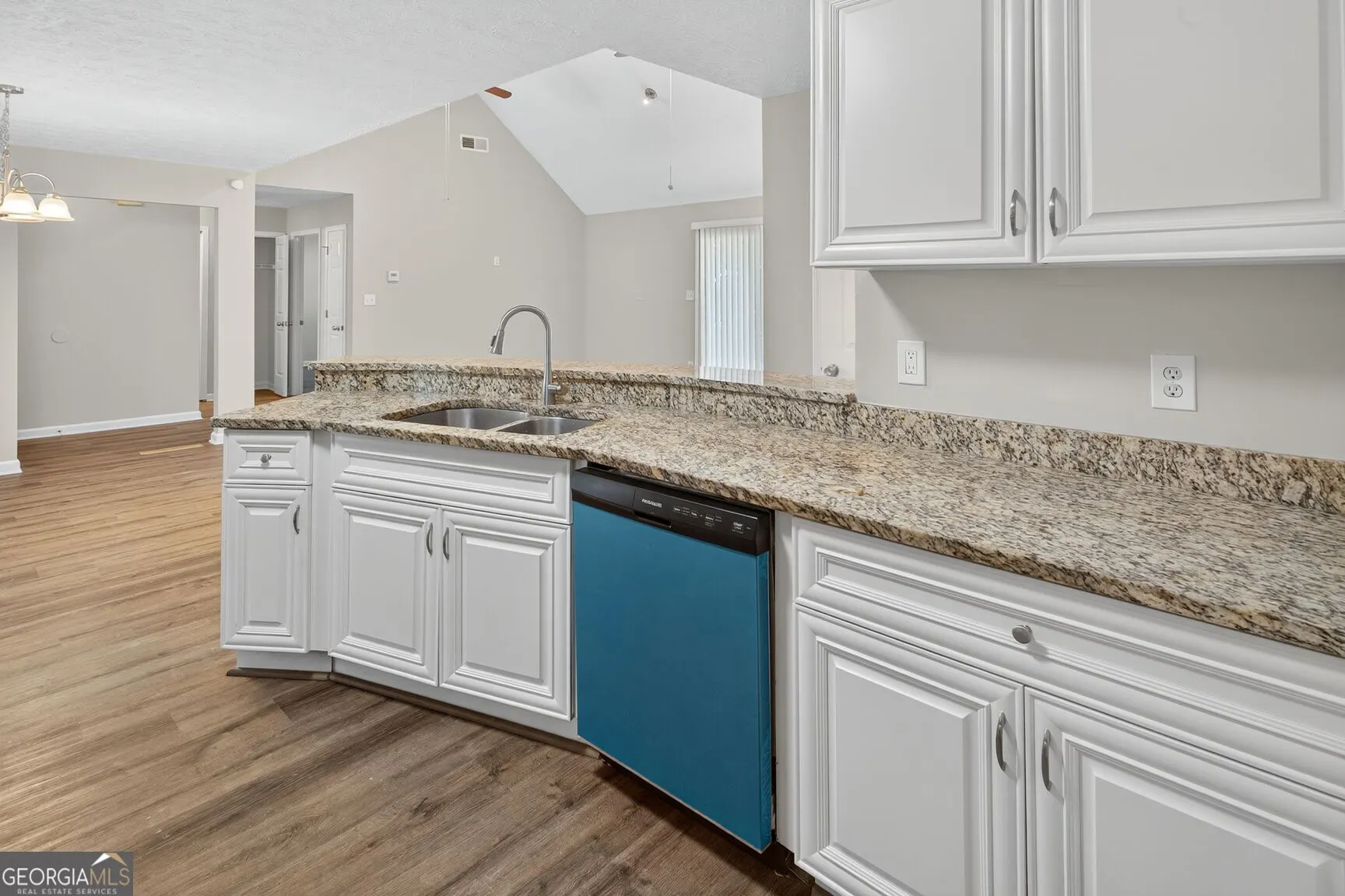 210 Riveredge Way