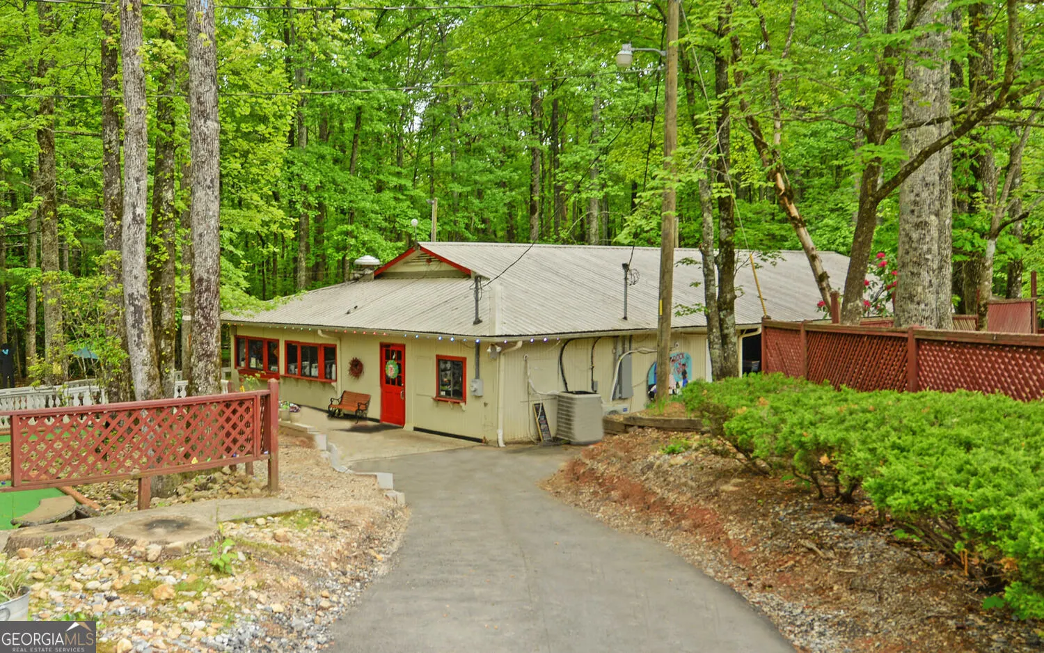 76 Periwinkle Lane