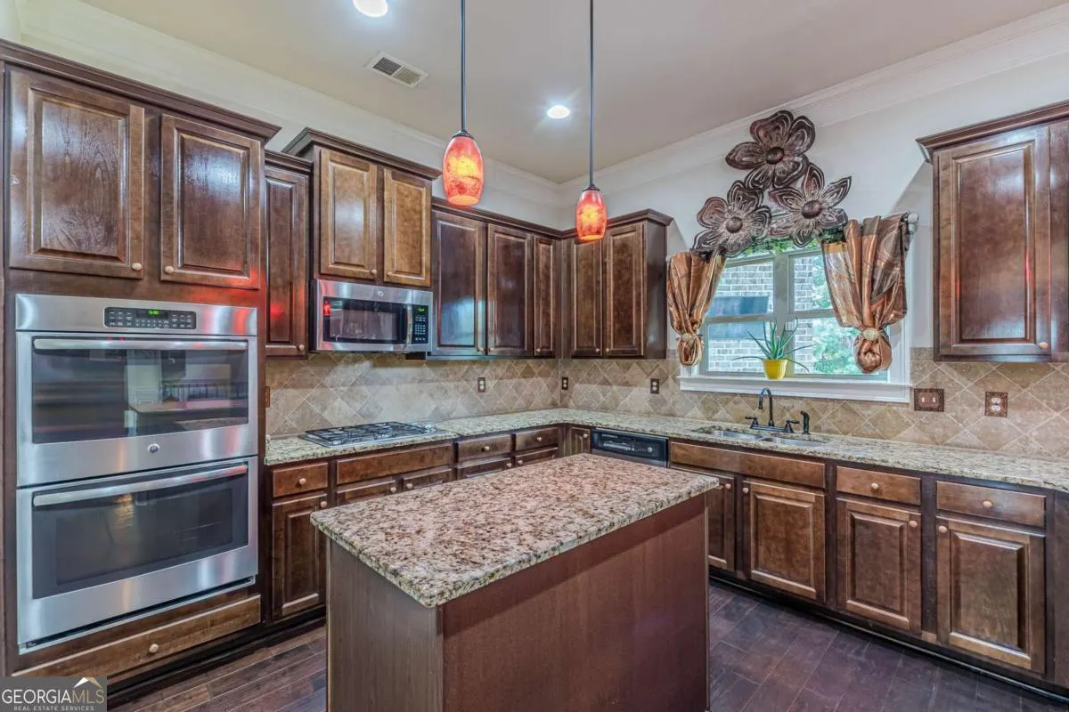 1405 Rainey Way