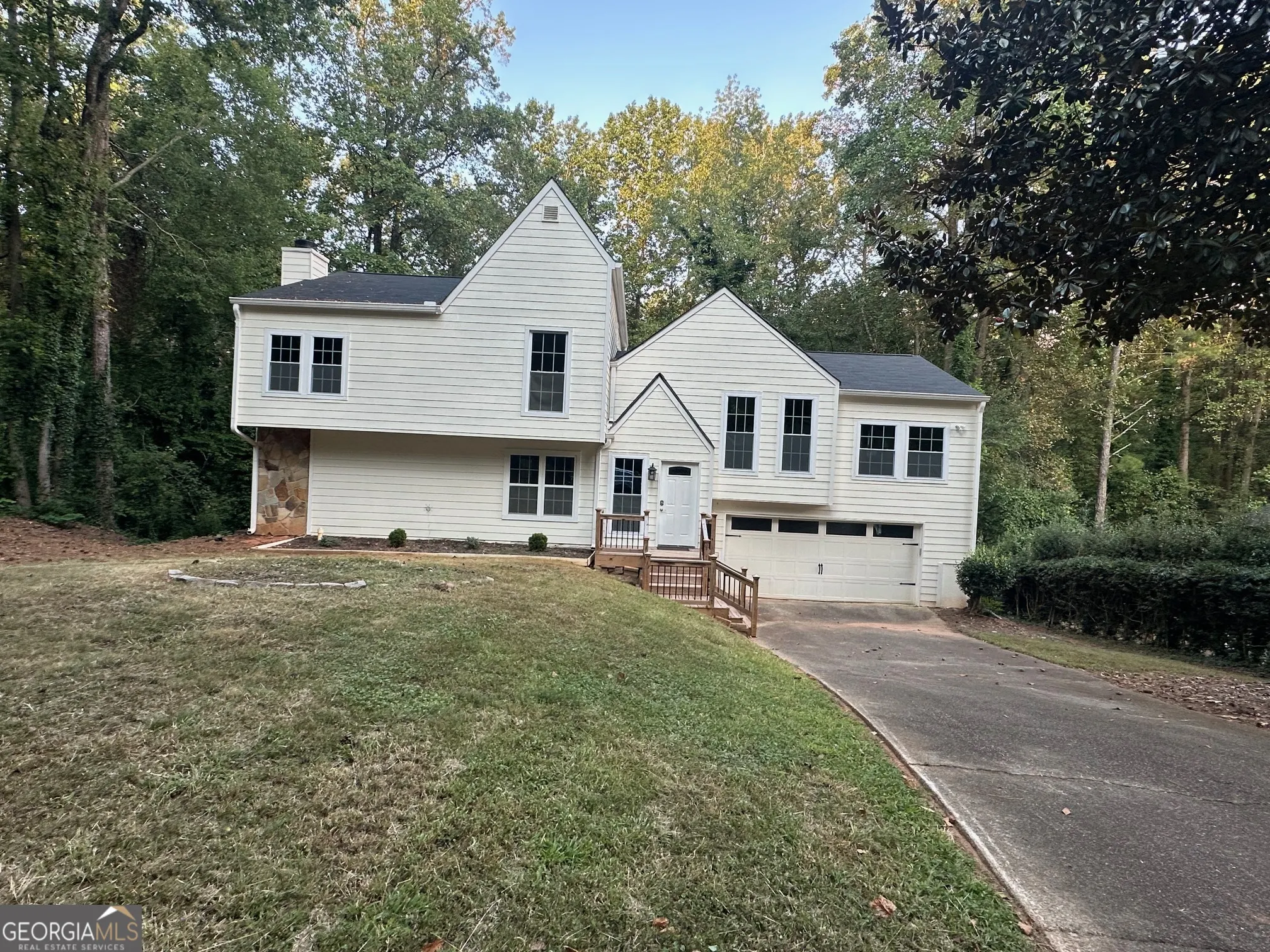 2570 Rocky Springs Drive
