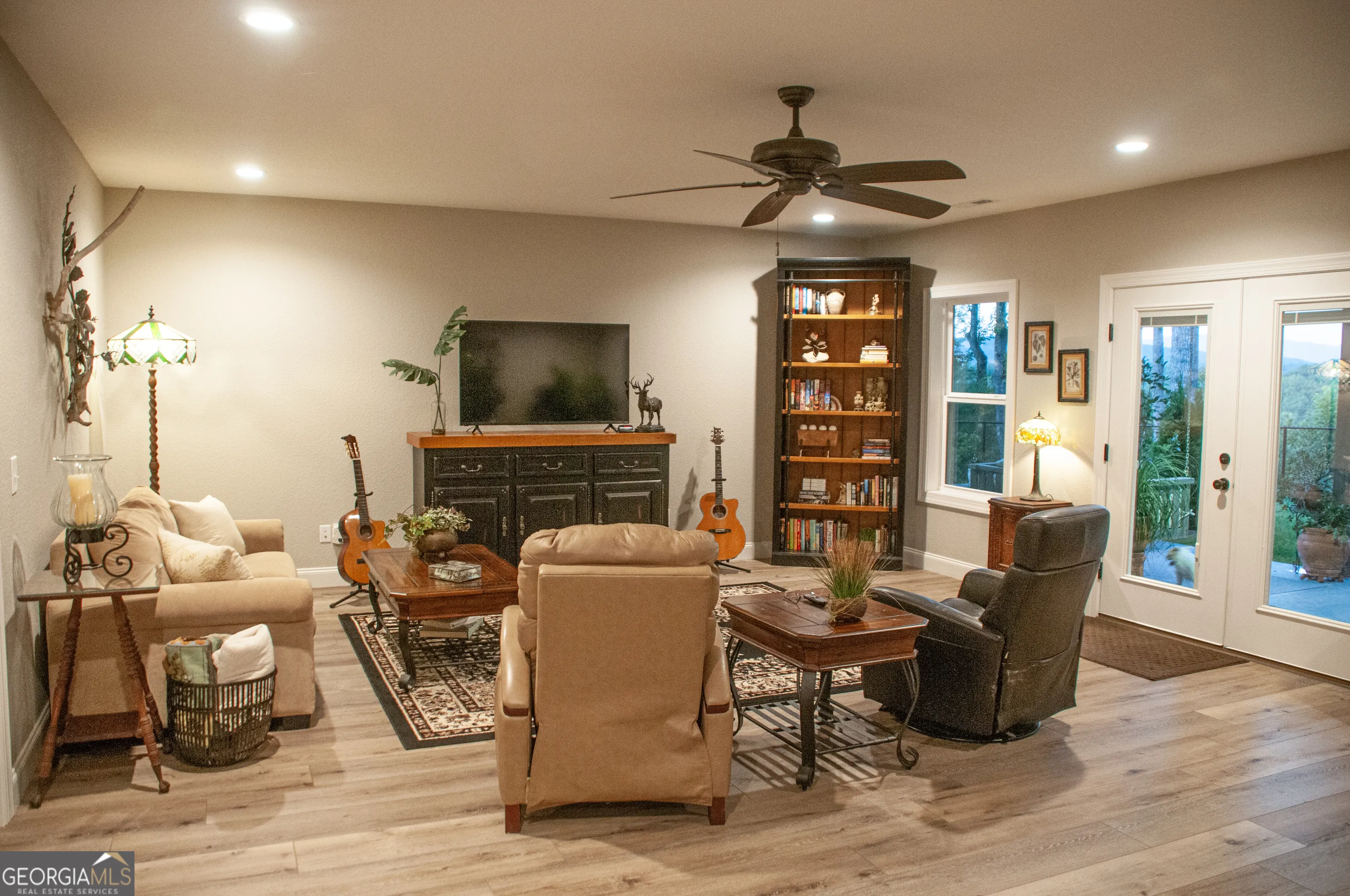 6133 Ruth Drive