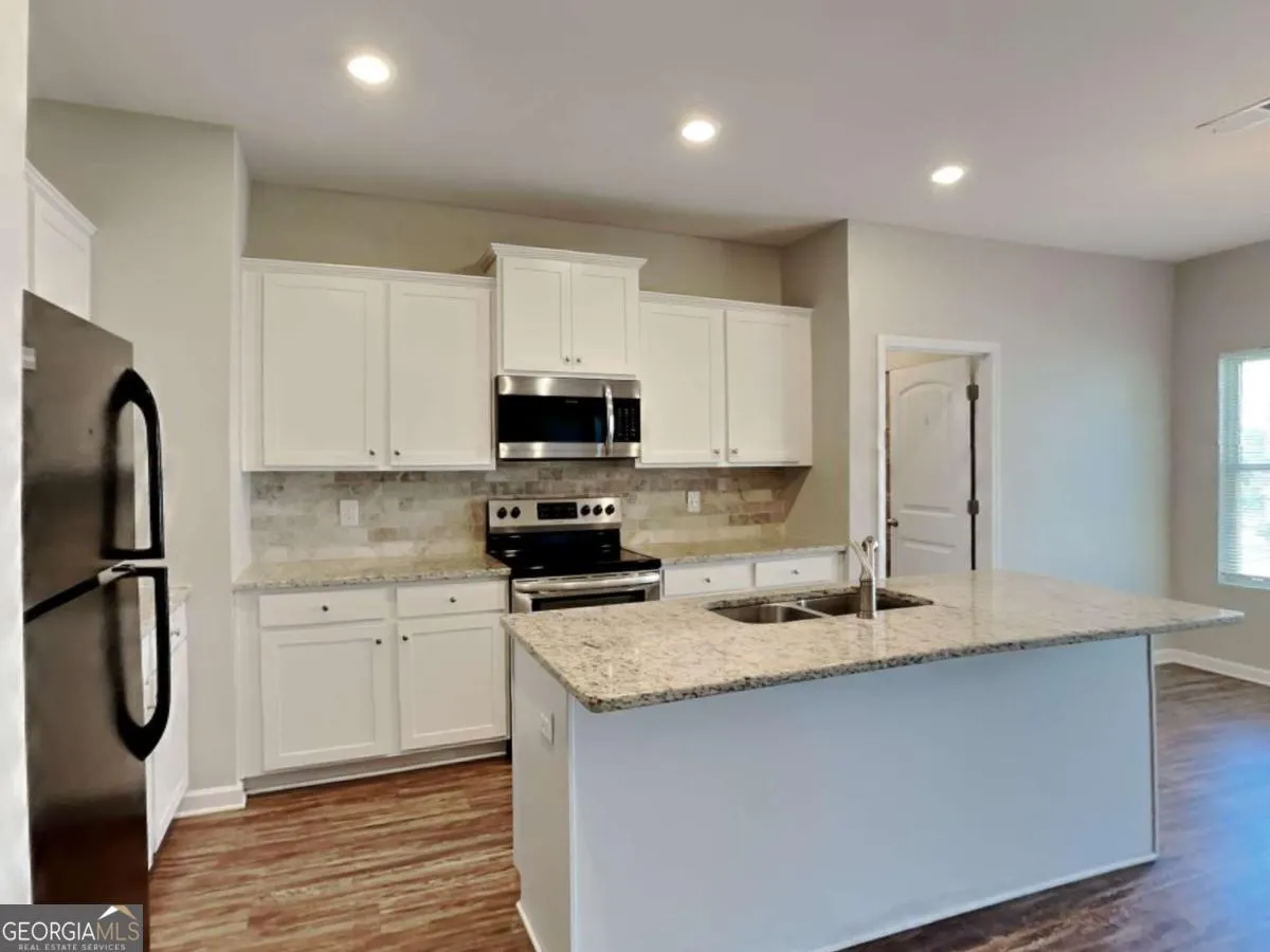 9 Holsteiner Lane