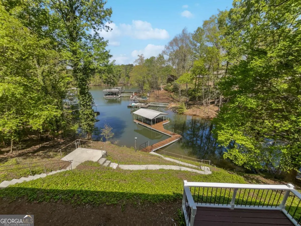 6095 Blackberry Lane