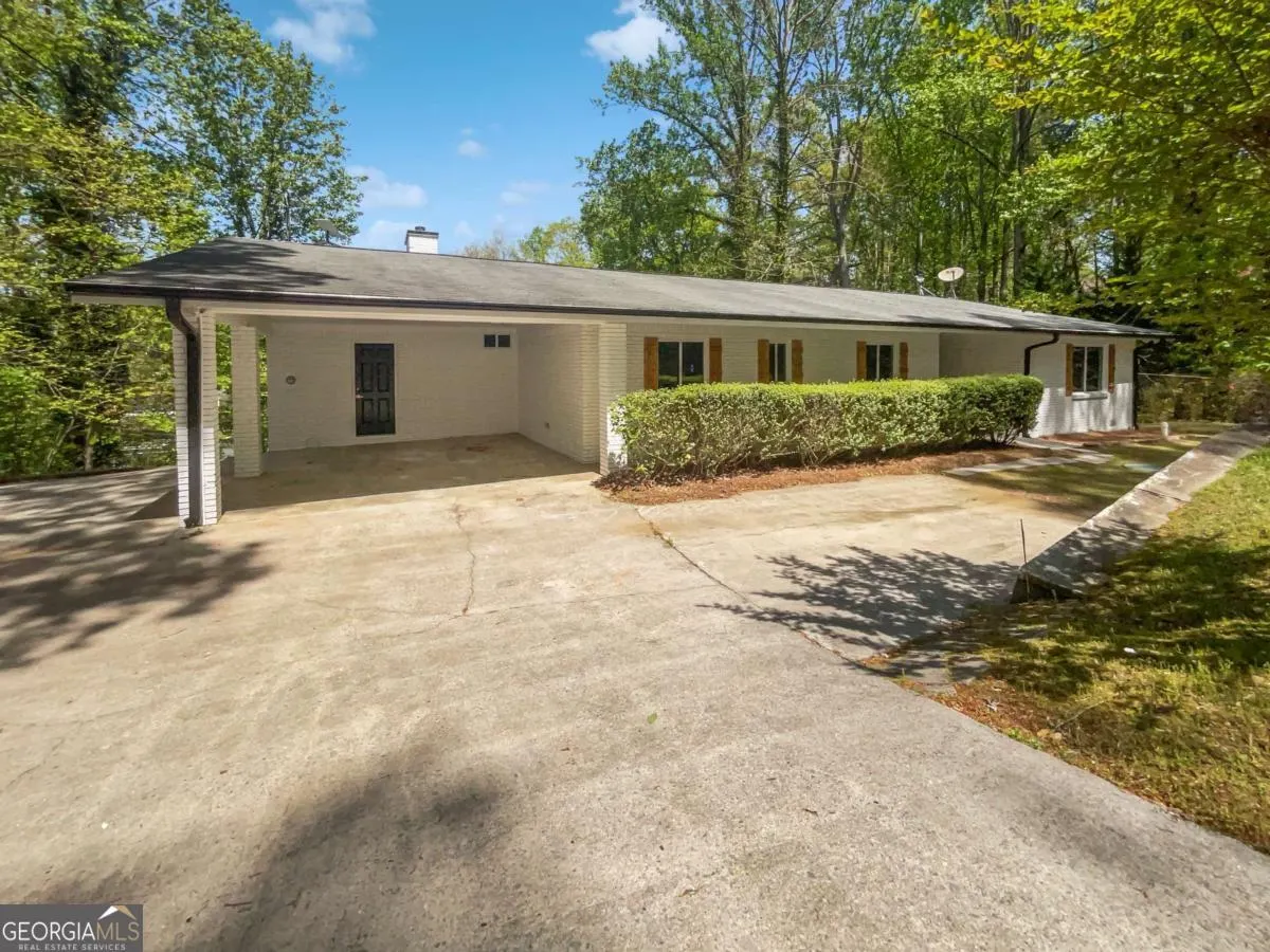 6095 Blackberry Lane