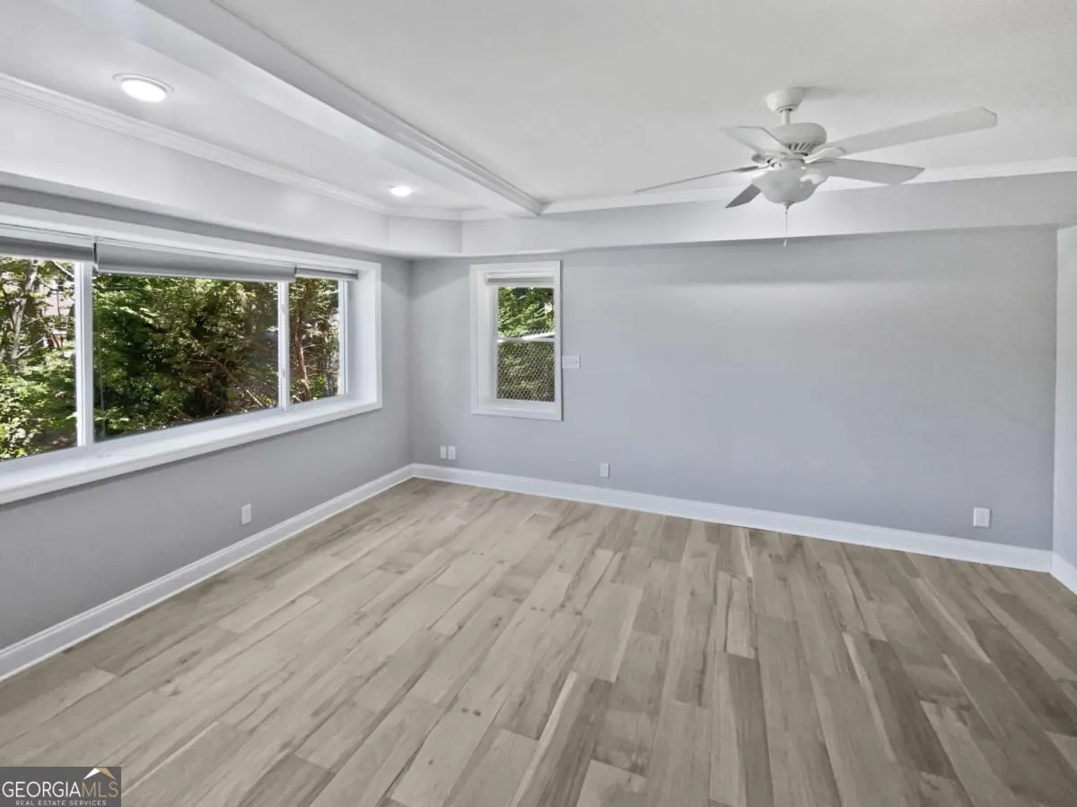 6095 Blackberry Lane