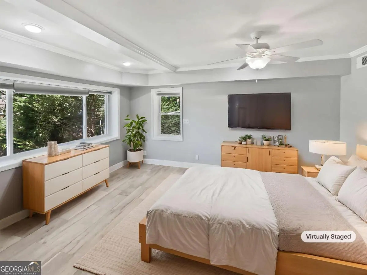 6095 Blackberry Lane