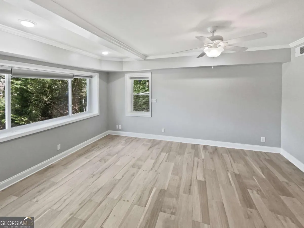 6095 Blackberry Lane
