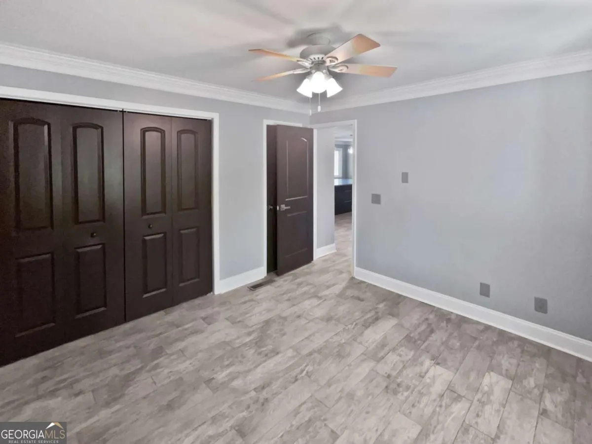 6095 Blackberry Lane