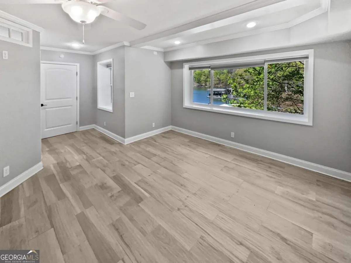6095 Blackberry Lane
