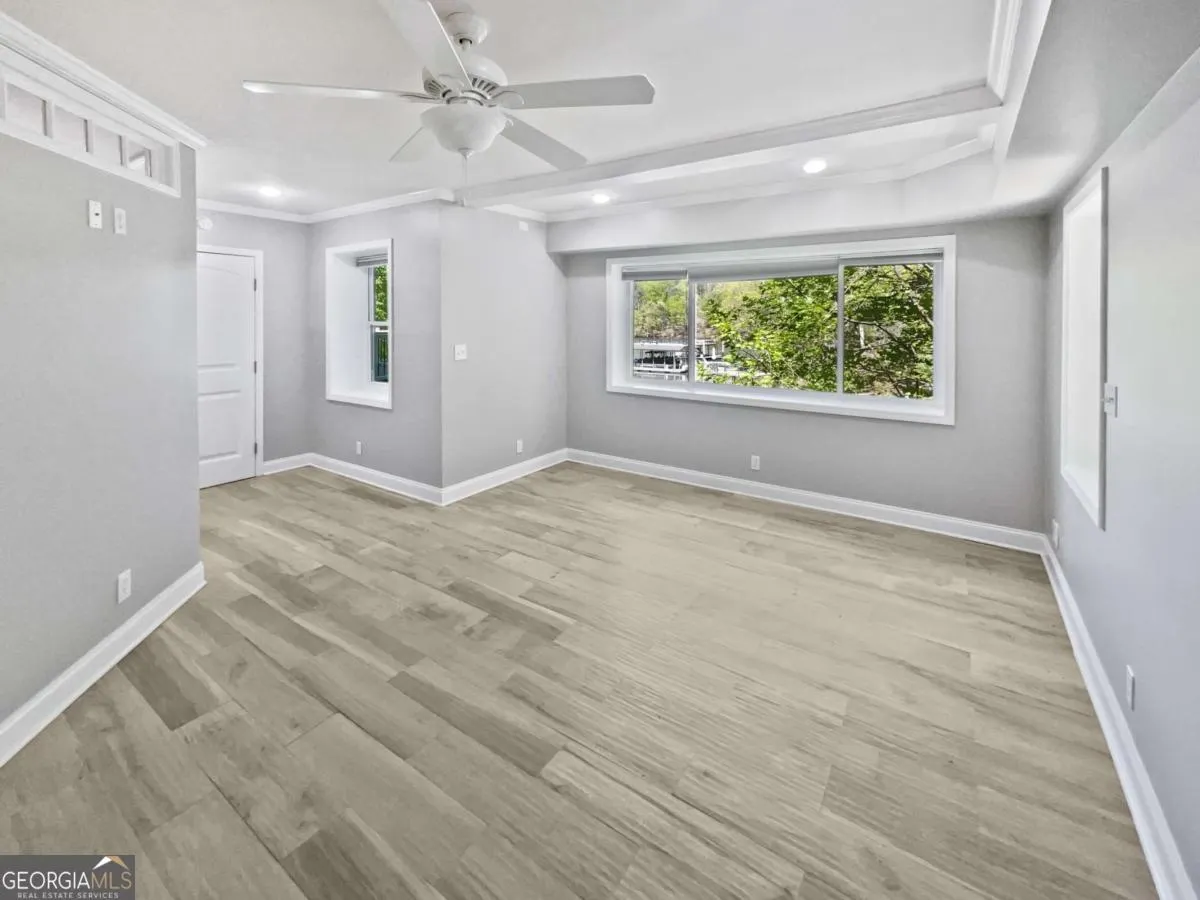 6095 Blackberry Lane