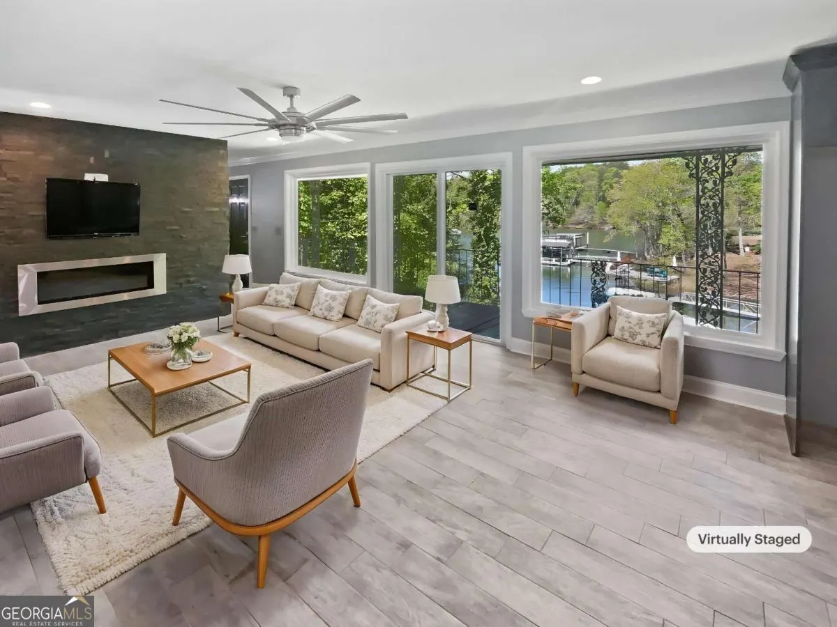 6095 Blackberry Lane
