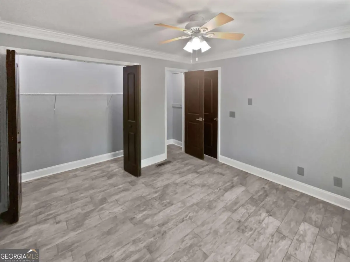 6095 Blackberry Lane