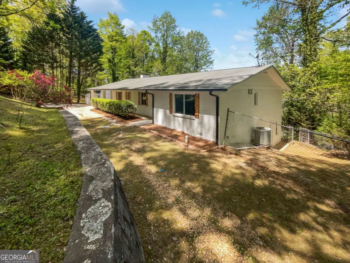 6095 Blackberry Lane