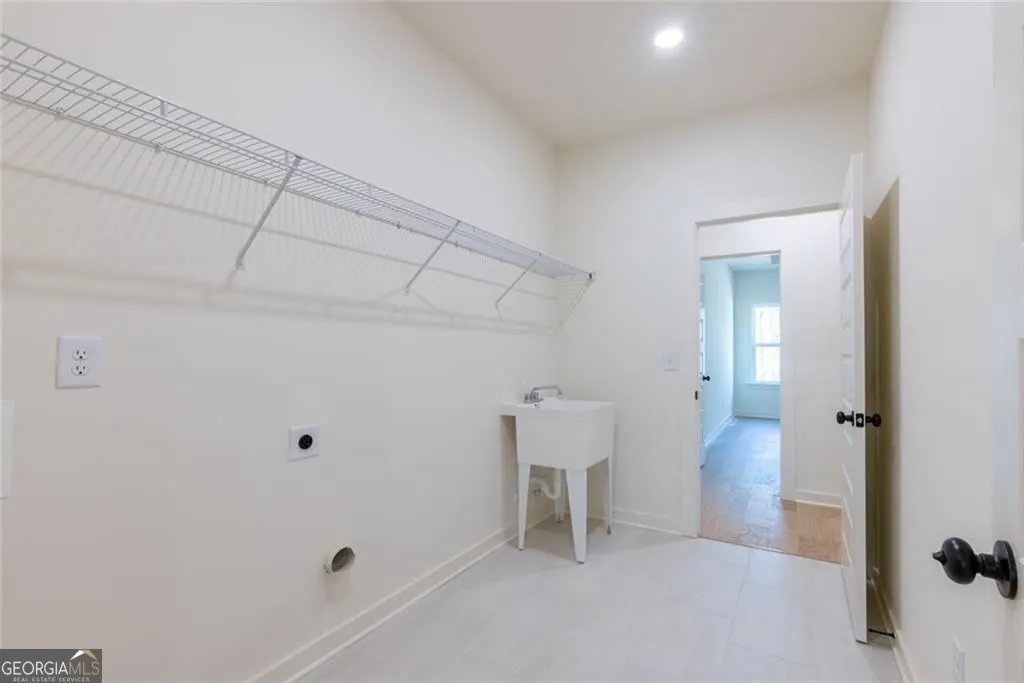 8290 Creekside Overlook Drive