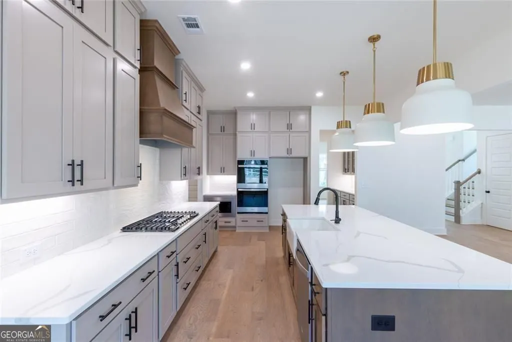 8290 Creekside Overlook Drive