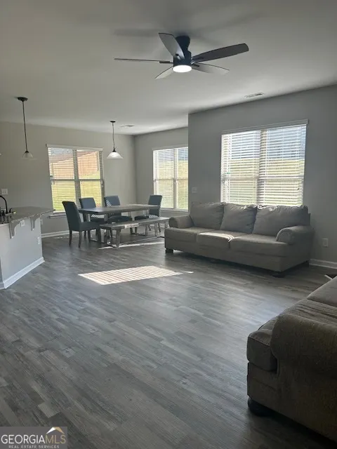 # 161 2414 Quincy Loop, ## 161