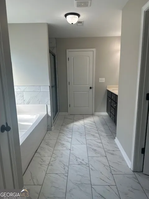 # 161 2414 Quincy Loop, ## 161