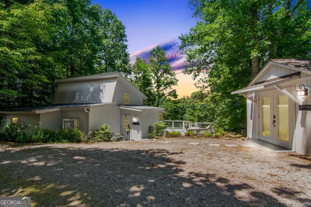 1056 Sky Hawk Mountain Road