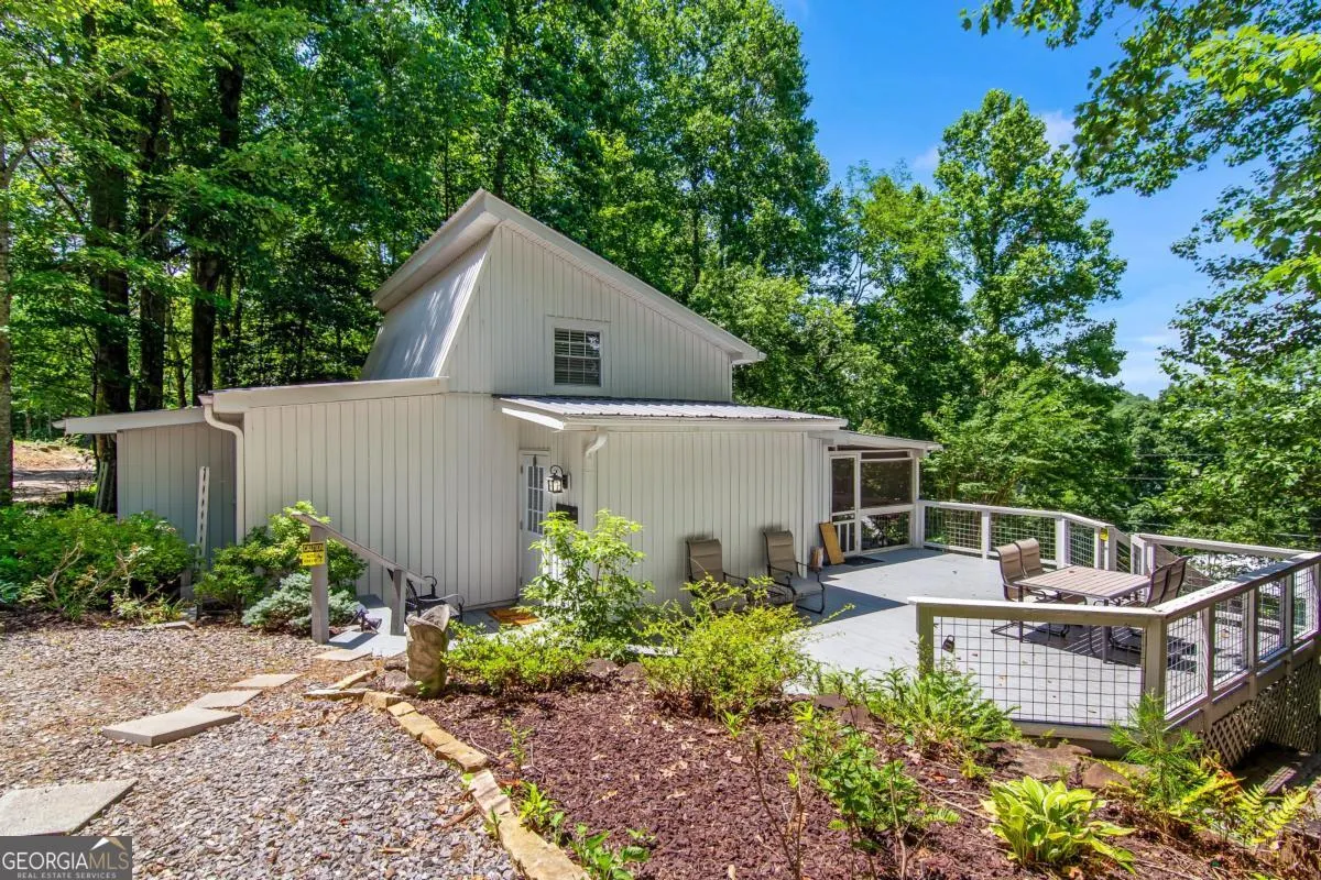 1056 Sky Hawk Mountain Road