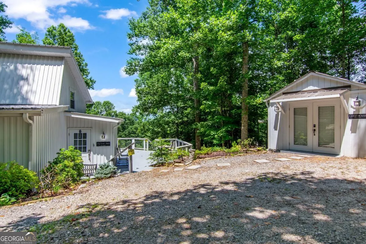 1056 Sky Hawk Mountain Road
