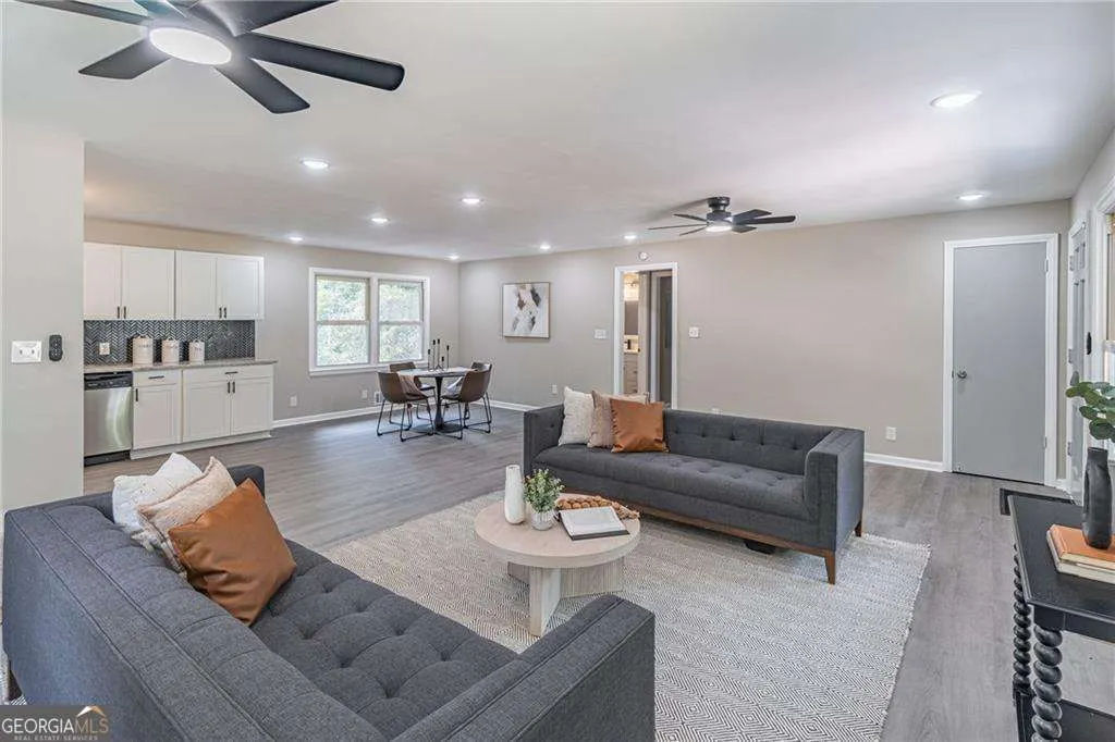 1523 Delia Drive