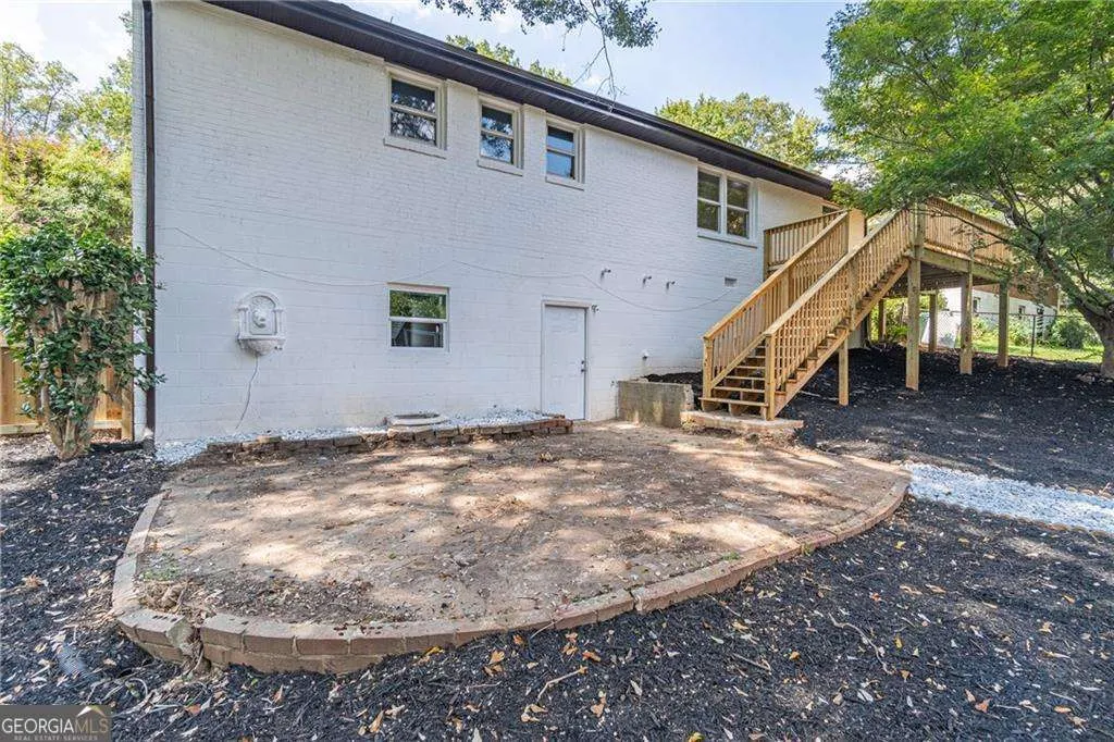 1523 Delia Drive
