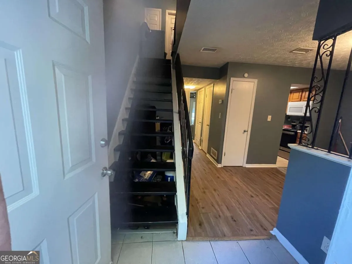 2584 Stratford Ln