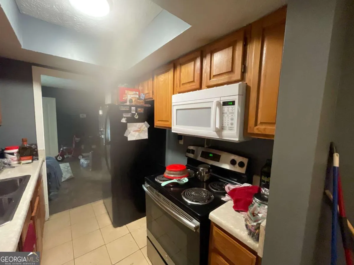 2584 Stratford Ln