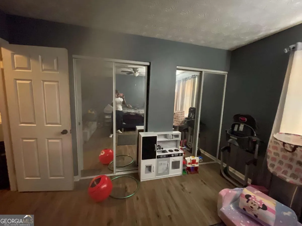 2584 Stratford Ln