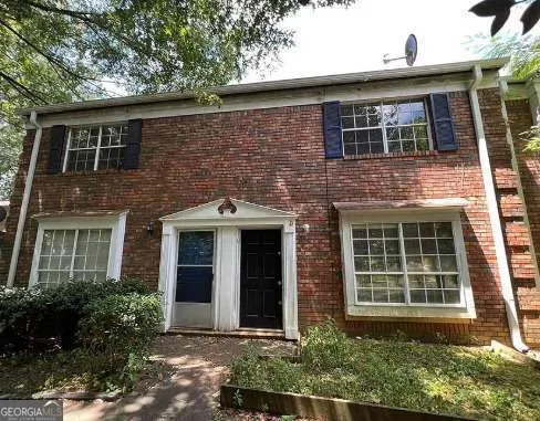 2584 Stratford Ln