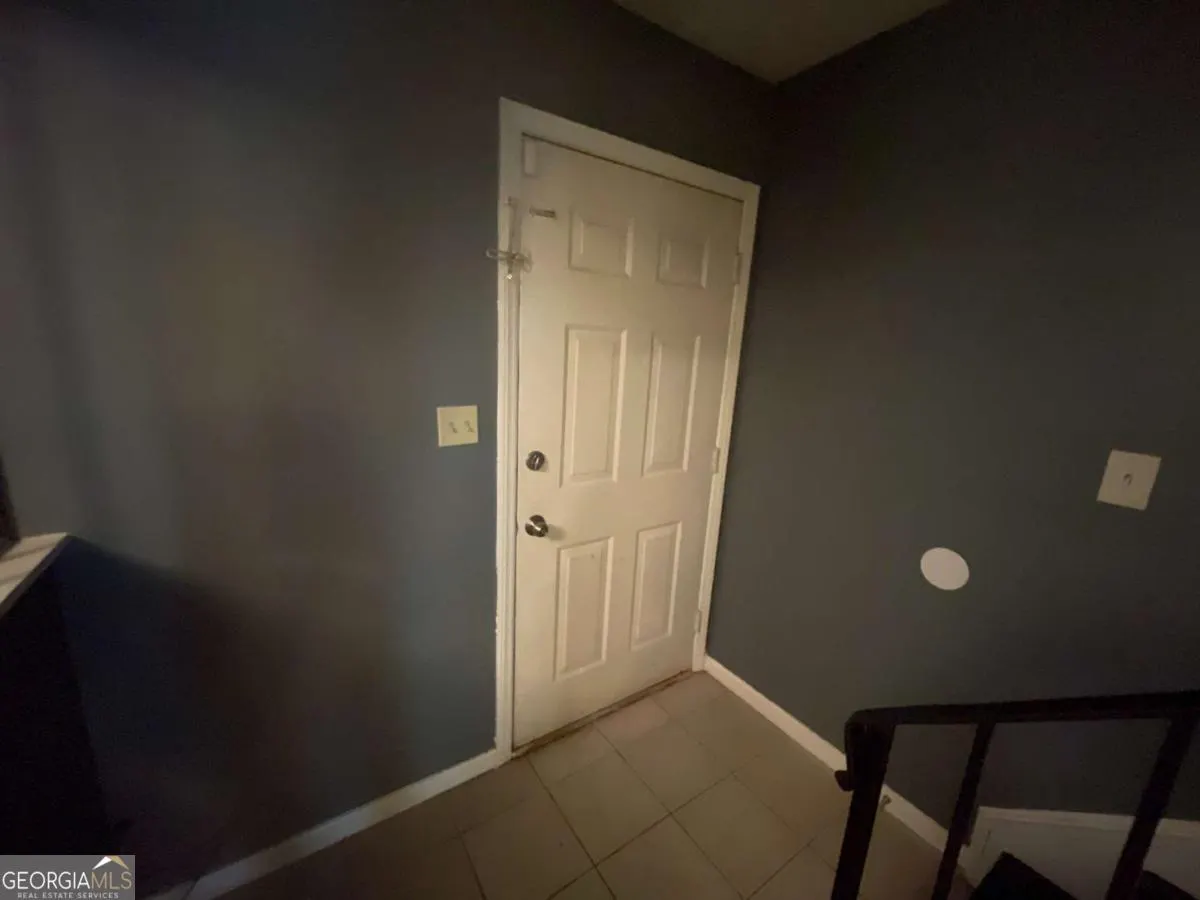 2584 Stratford Ln