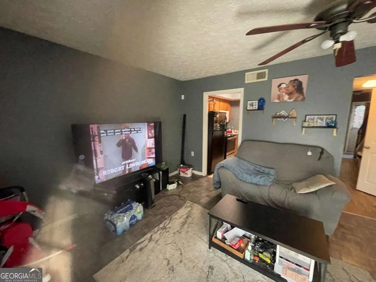 2584 Stratford Ln