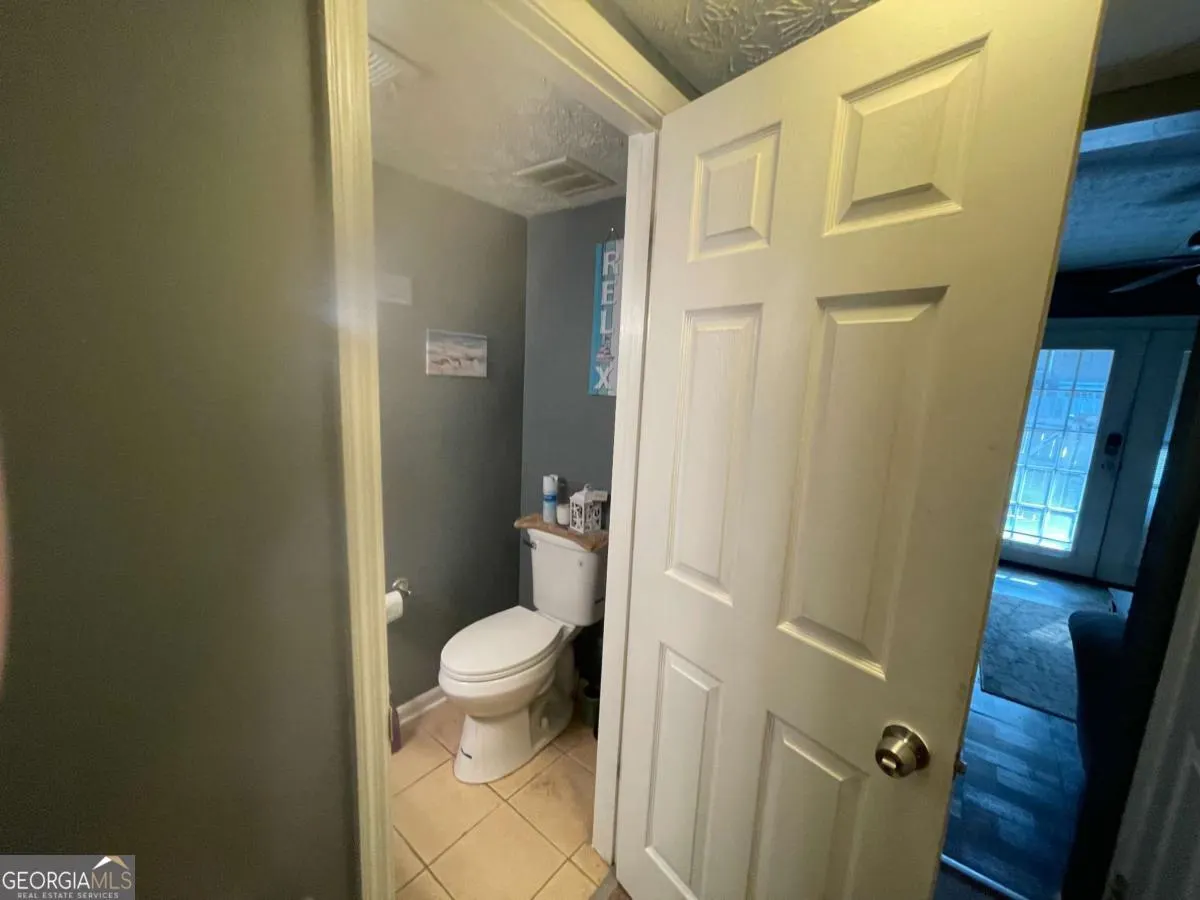 2584 Stratford Ln