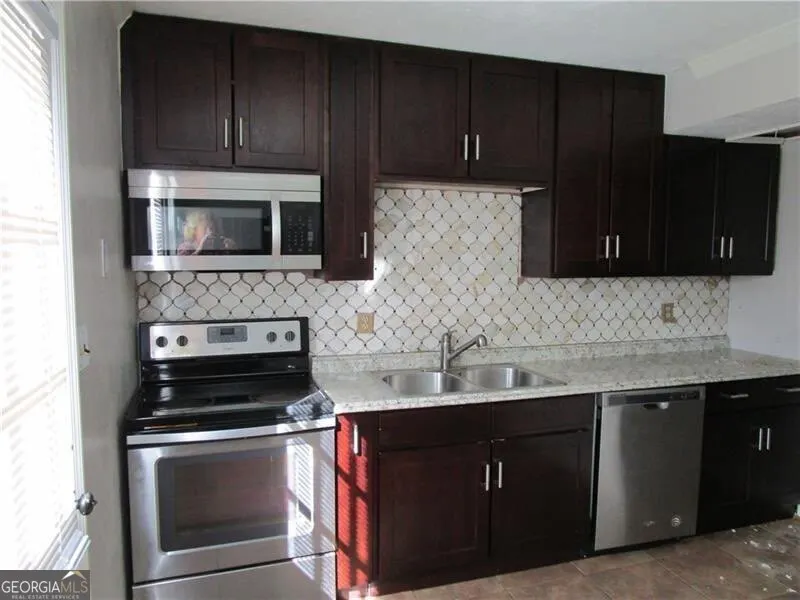 F6 1235 Riverside Drive, #F6
