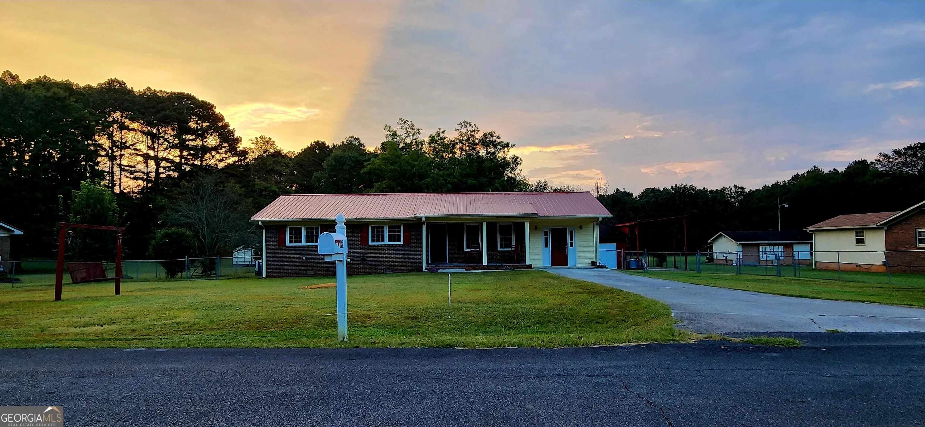 386 Scoggins Trail