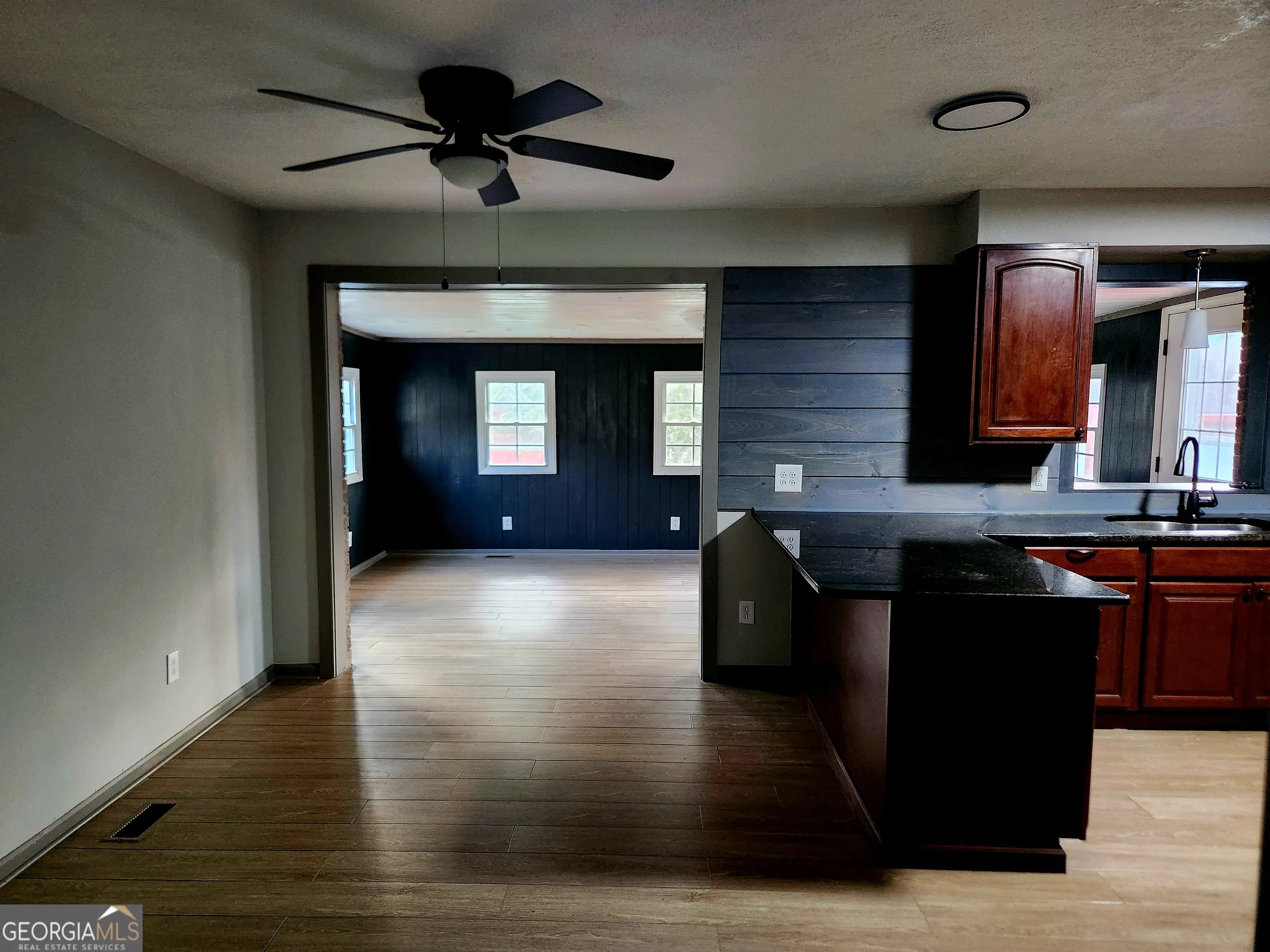 386 Scoggins Trail