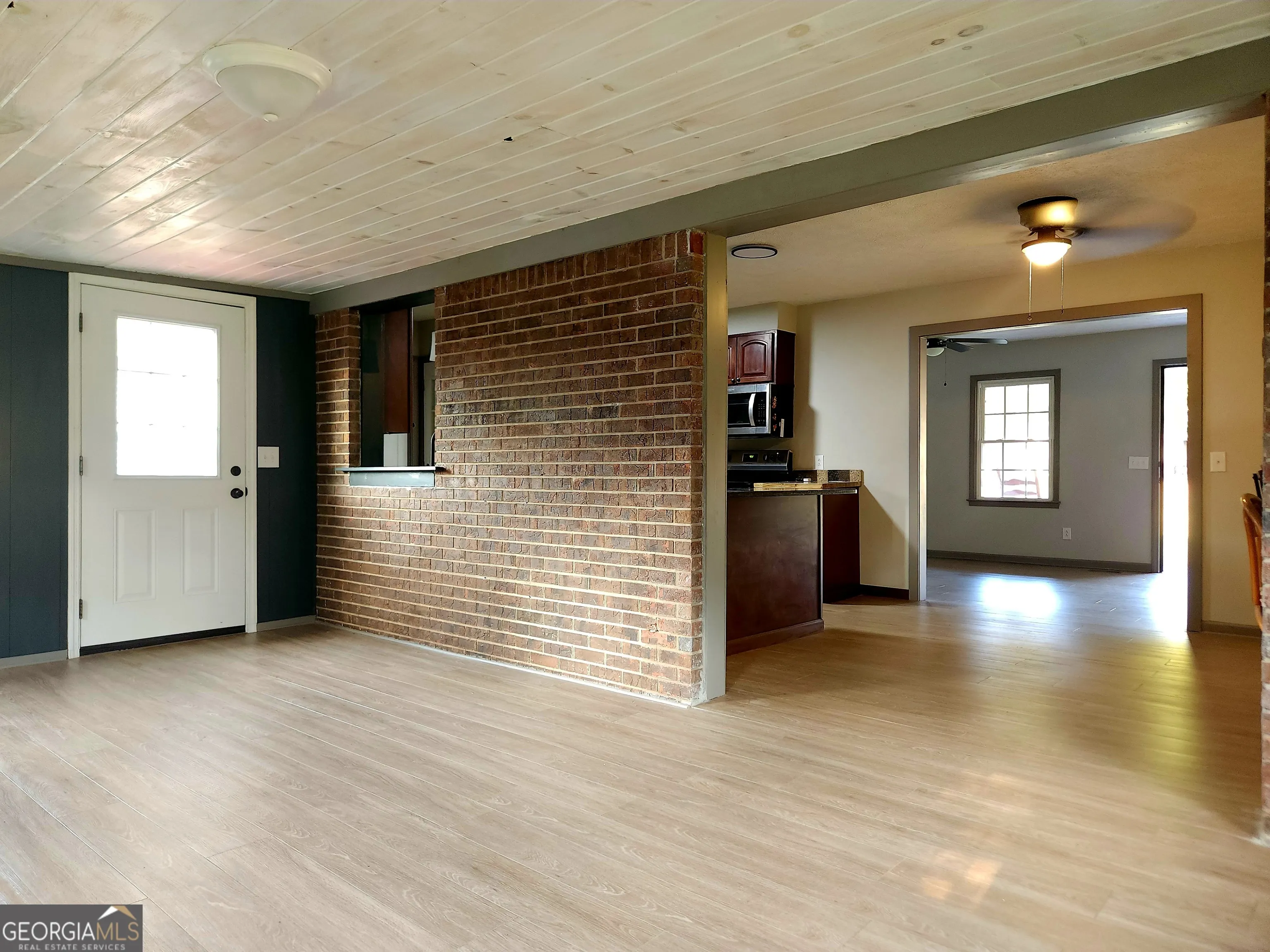 386 Scoggins Trail