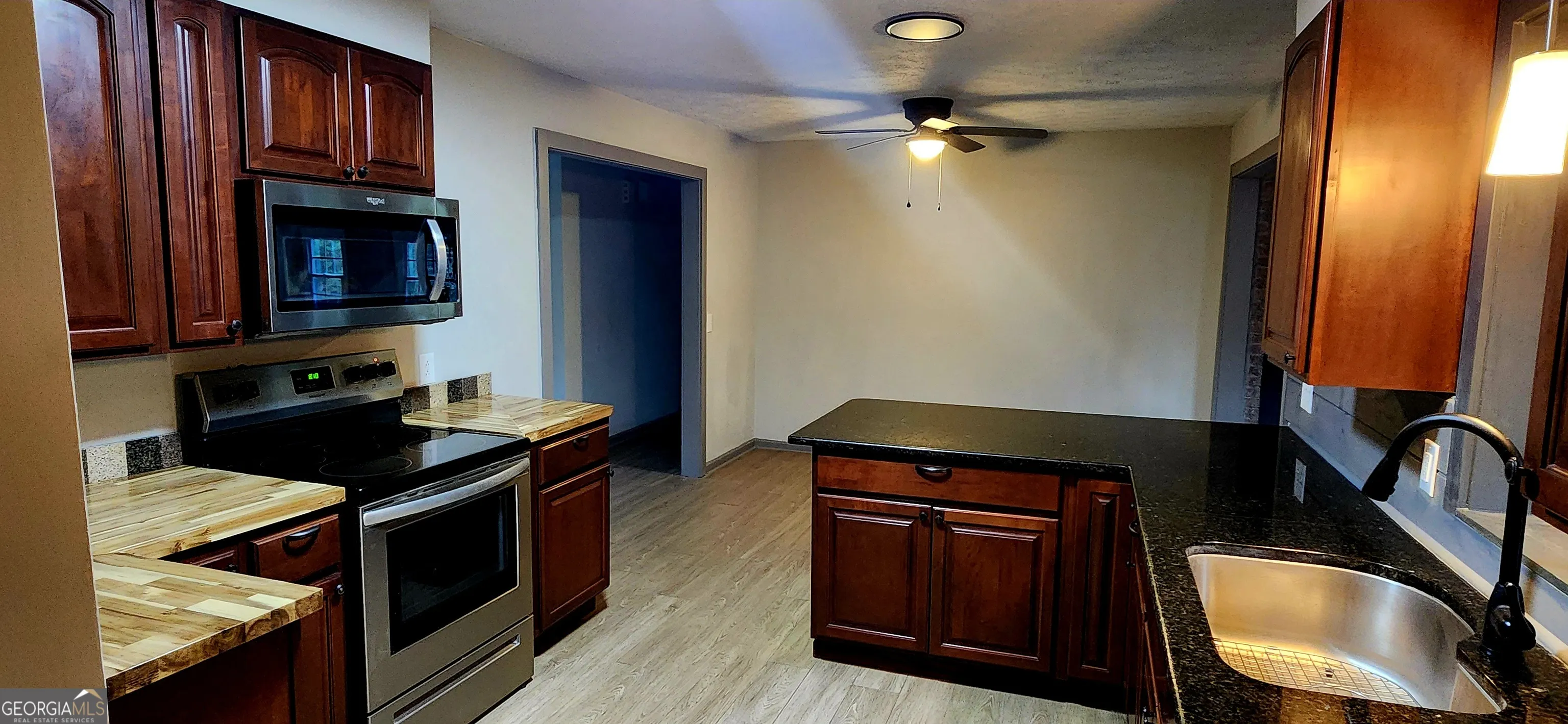 386 Scoggins Trail