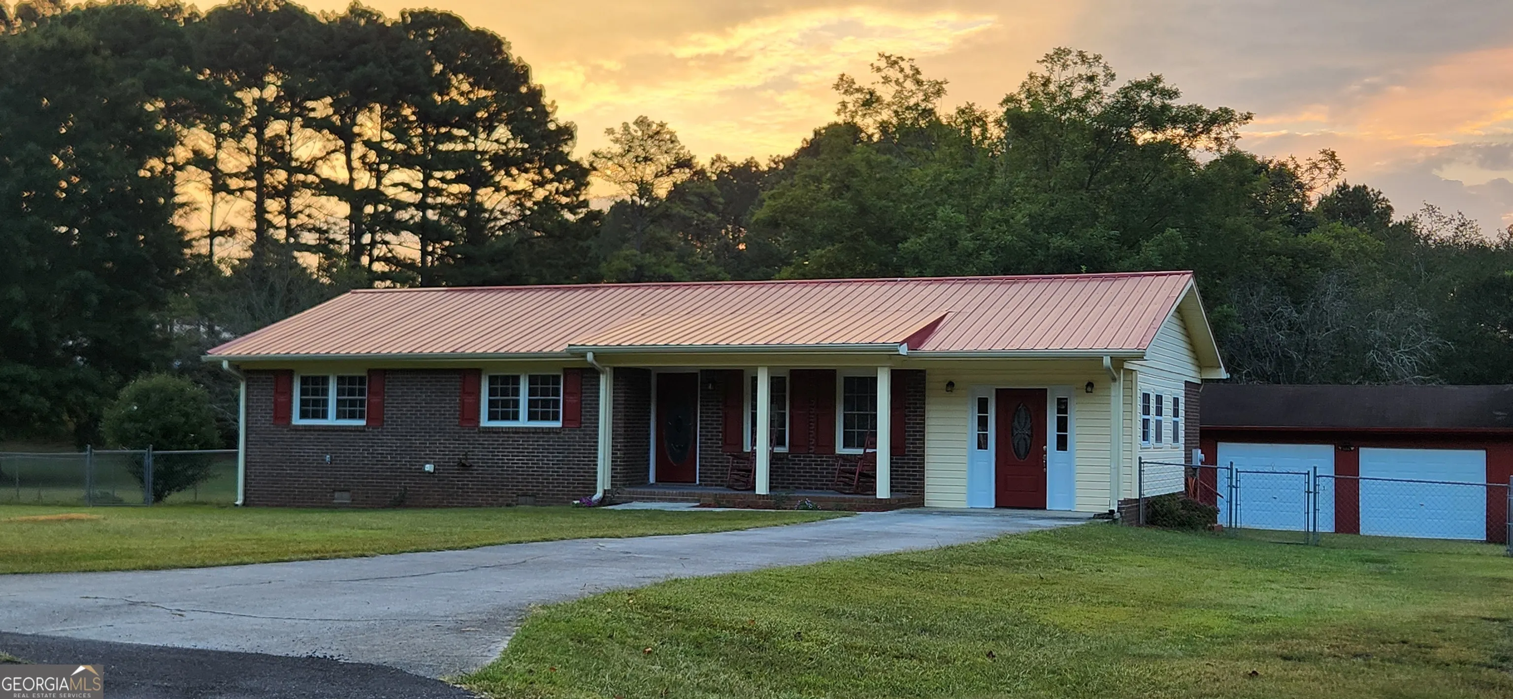 386 Scoggins Trail