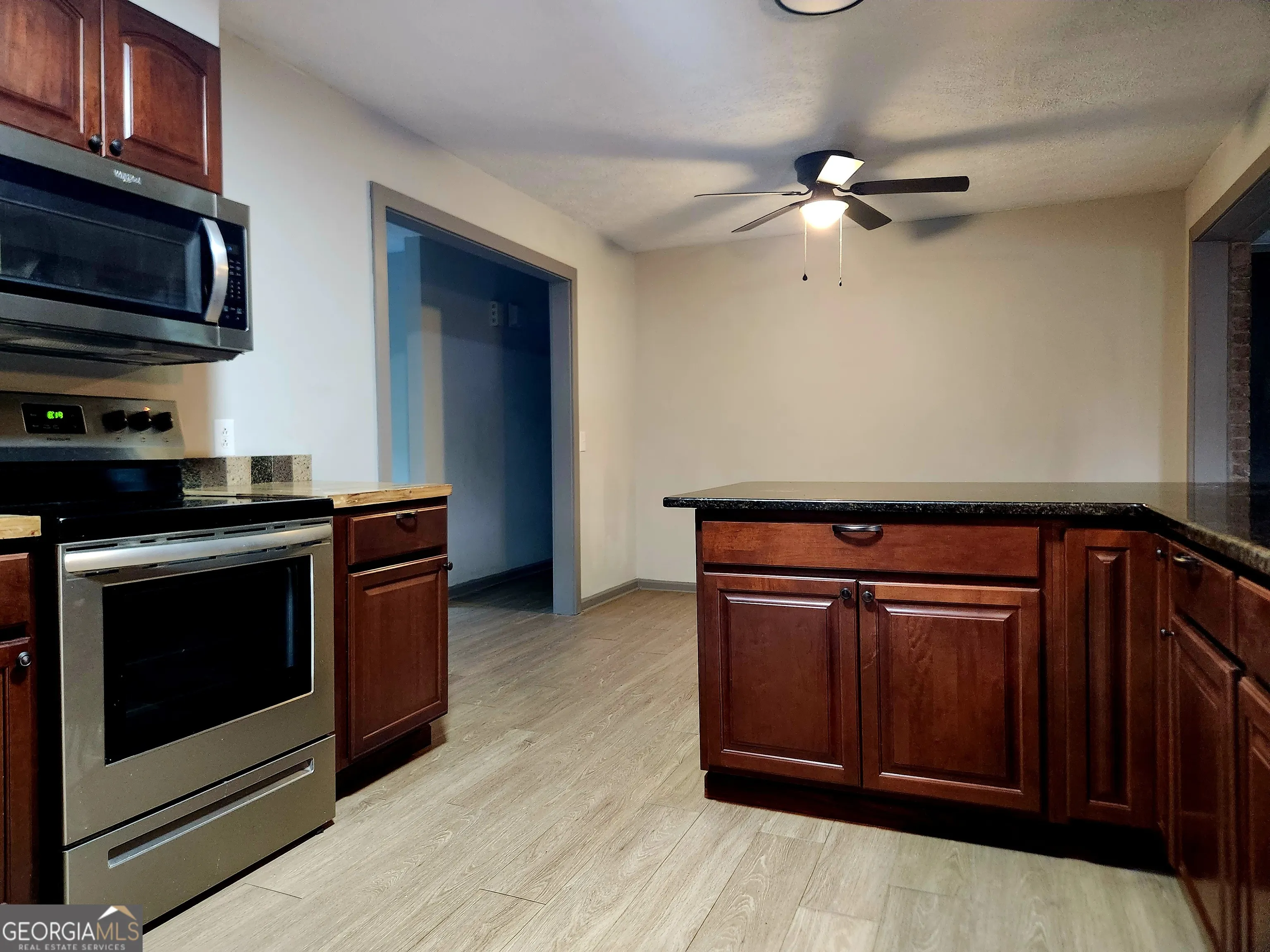 386 Scoggins Trail