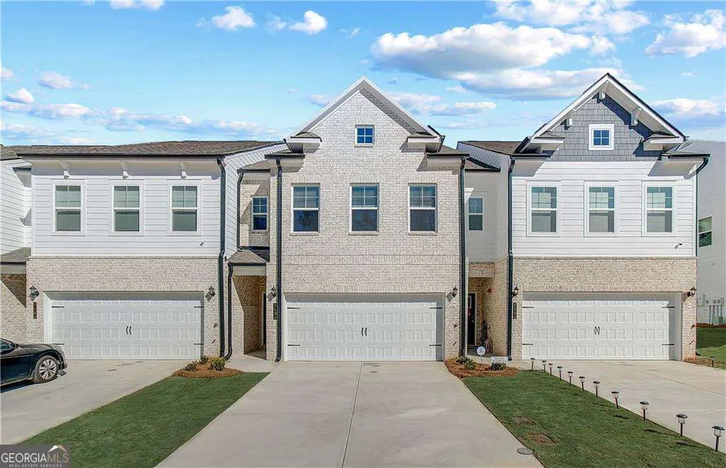 8211 Tiger Way