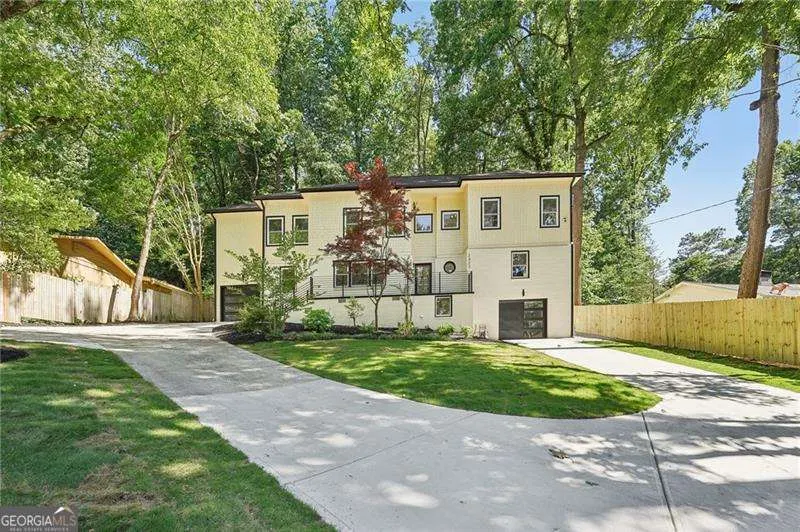 2423 Melinda Drive NE