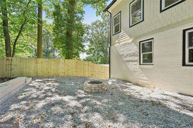 2423 Melinda Drive NE