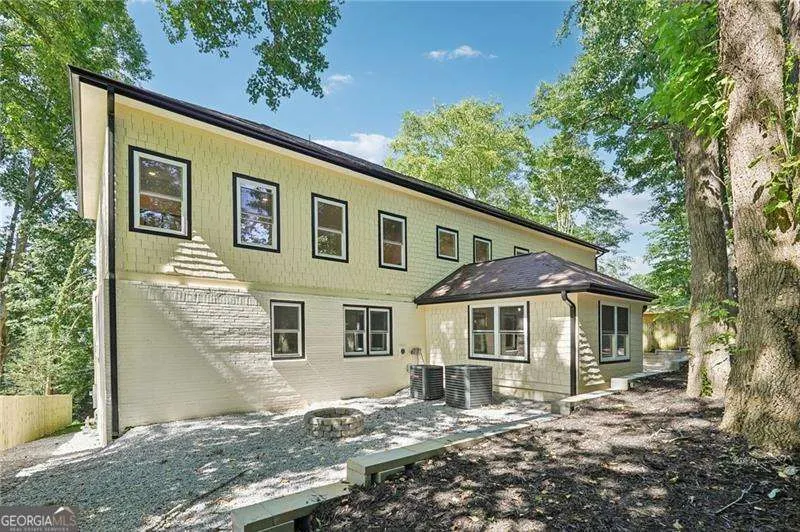 2423 Melinda Drive NE