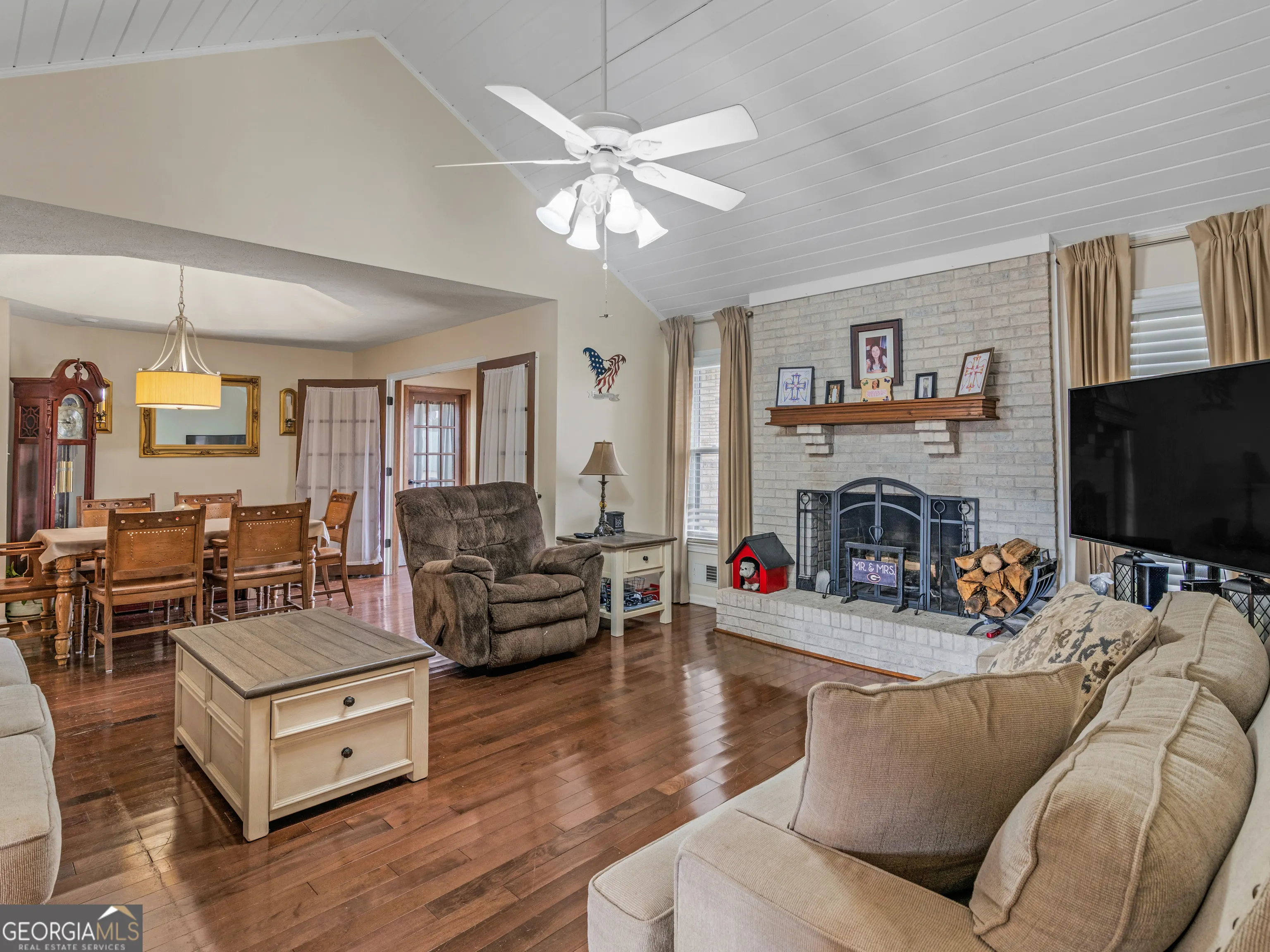 1449 Highway 81 E