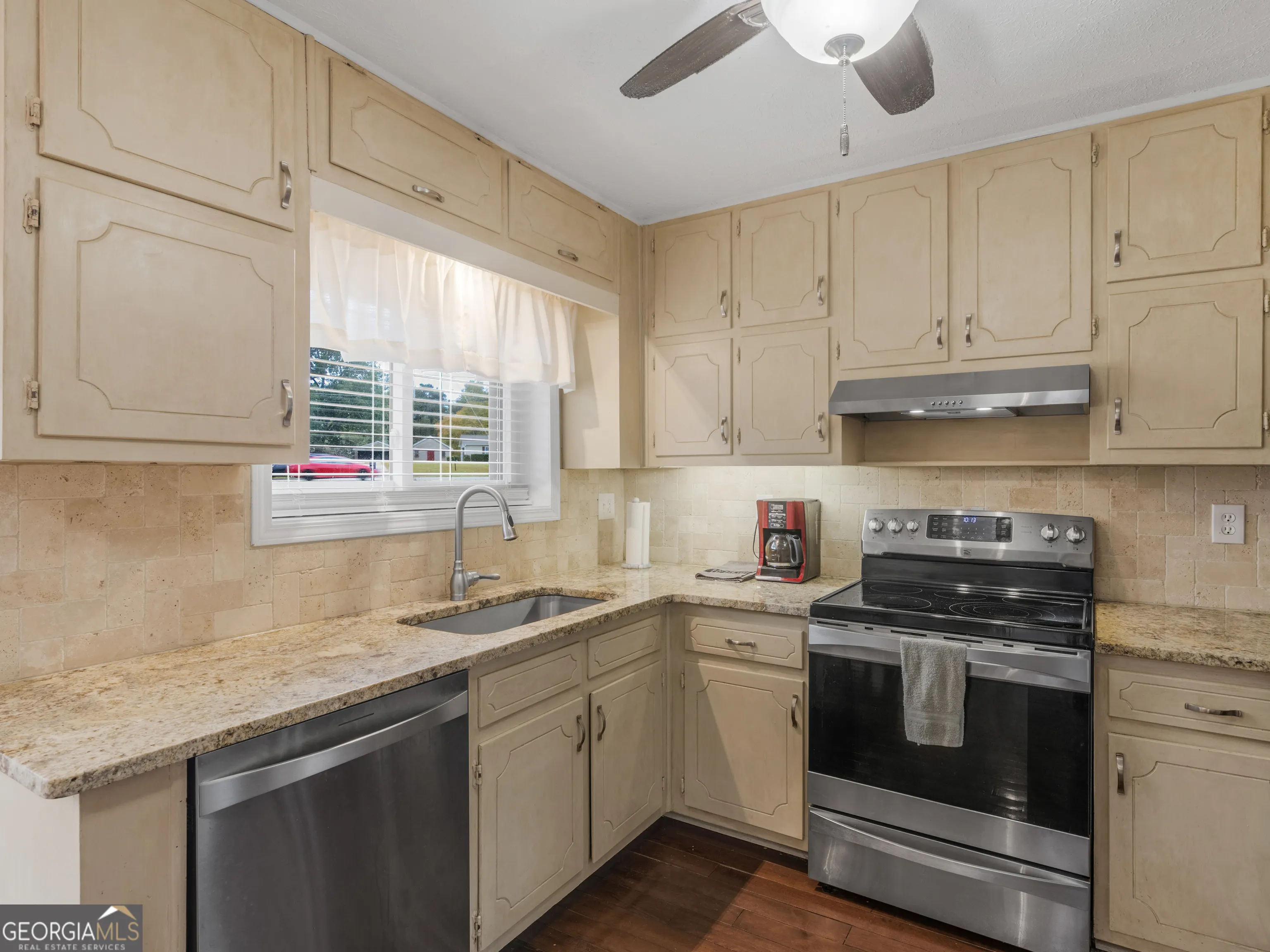 1449 Highway 81 E