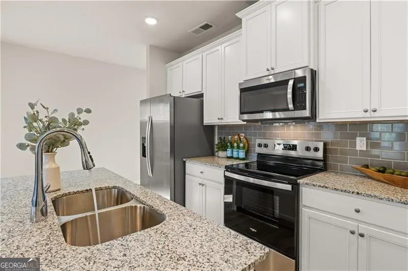 8 228 Epping, #8