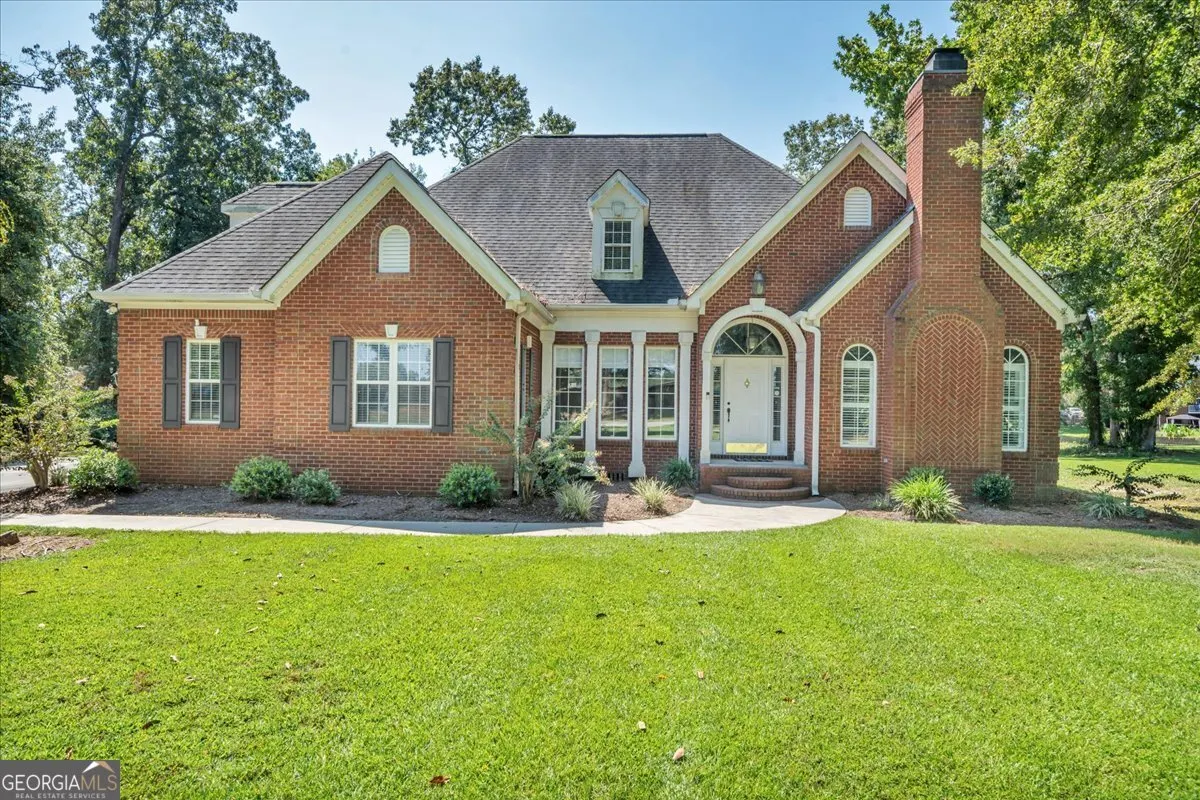 304 Stathams Way