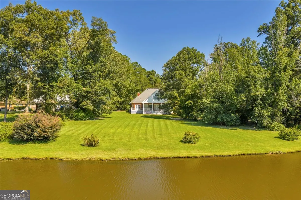 304 Stathams Way