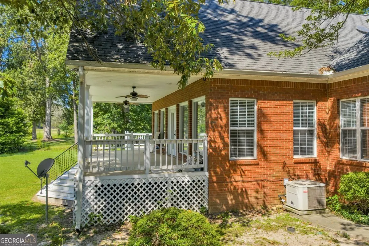 304 Stathams Way